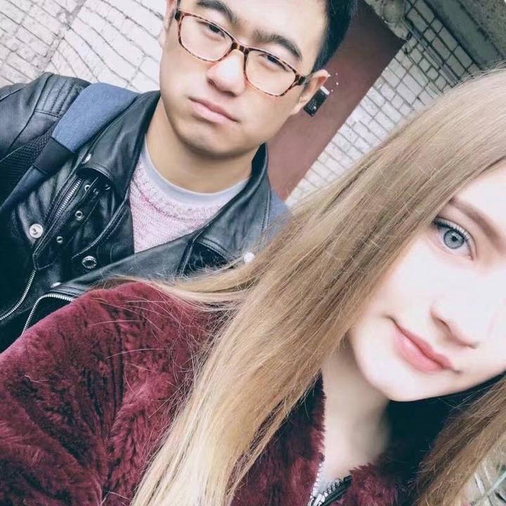 本本和阿丽娜 抖音app扫码直达 去抖音查看 kolranking.com