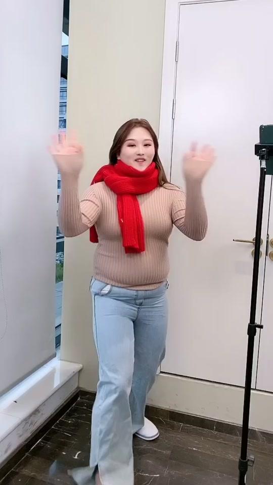 160斤的女孩子照片,160斤女生体型图 显瘦是必须的,但是舒服好看我也一定要#大码搭配 #微胖女生 #160斤