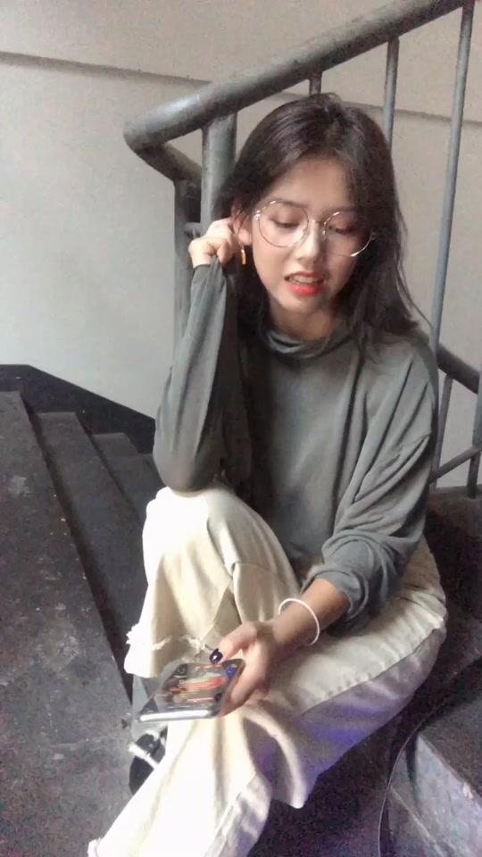 嘻嘻 听说抖音的粉丝们想听我唱歌 啦啦希望你们喜欢