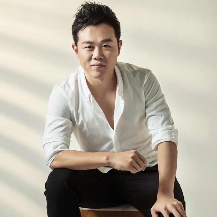 抖音id: 登录后查看 抖音app扫码直达 琨哥 查看直播/带货数据 kol