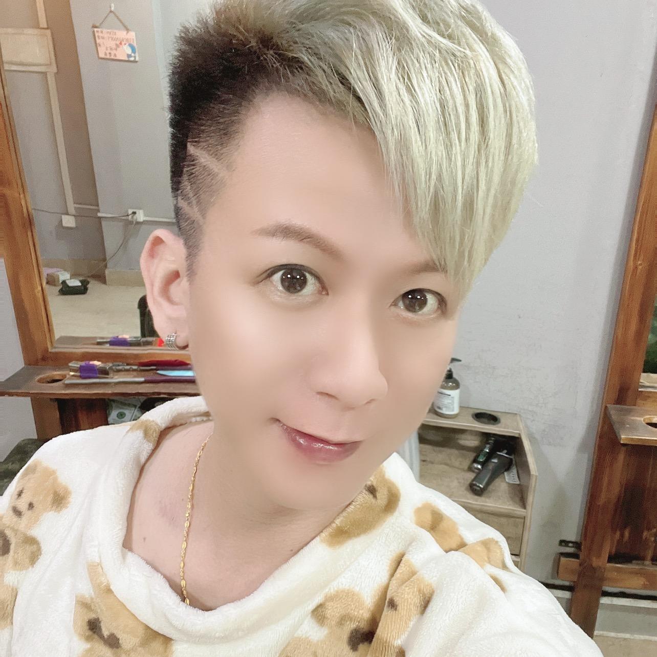 乘风破浪的西柚xs简介:91中国台湾歌手 91才艺主播7815