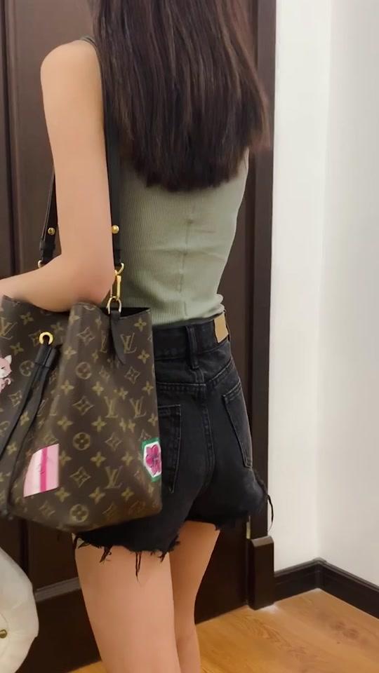 佟悦佟悦的热门作品