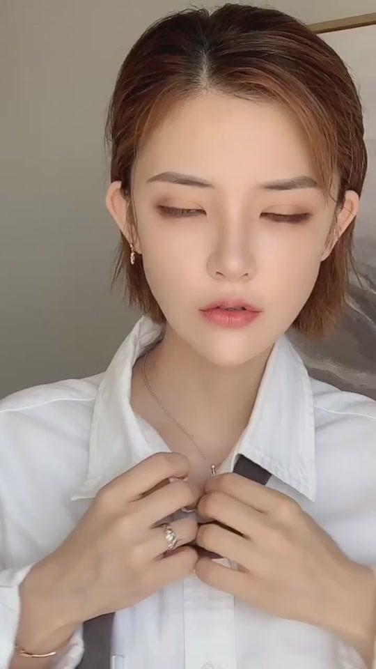 薇薇今天下凡了吗(今晚7点直播) - 我发誓不是本色出演.