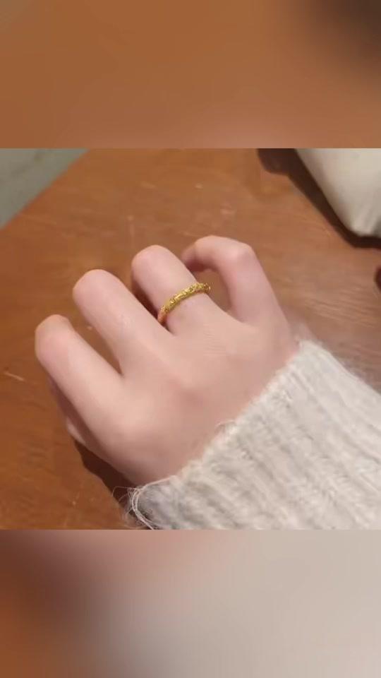 戒指赛道文案素材 - 紫荆花戒指 钛钢戒指 不掉色古法传承紫荆花戒指新款雕花素圈时尚实心指环#戒指推荐 #实心戒指 #戒指选购 #戒指艺术 #雕花戒指 - 飒爽猫步作品