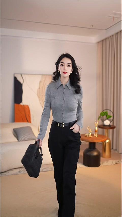职场赛道文案素材 - 低调高级灰衬衫穿搭分享~ #哥弟 #衬衫 #职场通勤 #穿搭分享 #穿出高级感 - 哥弟.GIRDEAR作品