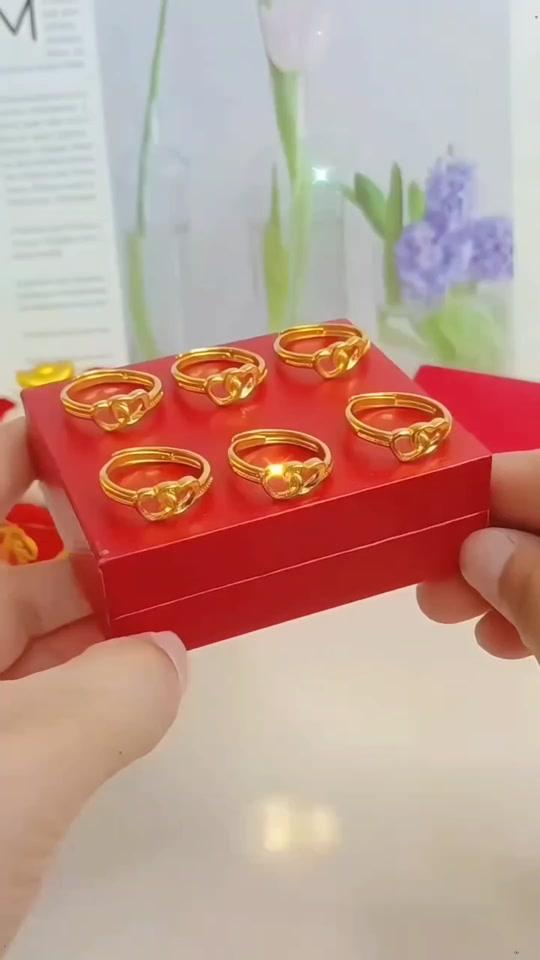 戒指赛道文案素材 - 铜合金戒指金版爆款金色高级感戒指女时尚不掉色可调节素圈戒指，精美饰品，超好看#美出高级感#爱了爱了#饰品分享@DOU+上热门#好物推荐 - 金姐好物作品