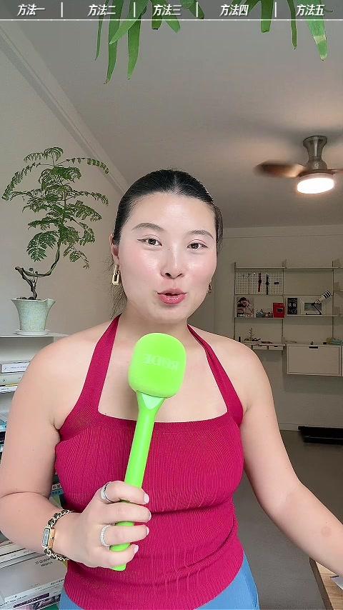 出国签证赛道文案素材 - 低成本出国之适合普通人的邪修签证方法 我29岁从大厂裸辞后环球旅行,我用过的五种"邪修"签证思路,适合普通人和自由职业者参考。
方法一:法语学校录取通知书 + 旅游签 申请巴黎法语学校(约3个月、学费8000元),凭录取通知书拿到法国申根旅游签,3个月多次往返,足够把欧洲转一遍。总花费约1.2万(含中介费4000)。
方法二:澳大利亚打工度假签证 适合想去澳洲一边打工一边旅行的人,不仅能覆盖旅费还能小赚一笔。
方法三:葡萄牙数字游民签证 2023年起推出,满足条件可首次入境待12个月,后续符合条件还能申欧盟绿卡。要求近3个月平均月收入约3680欧元(折合人民币2.5~3万),并有长期远程工作合同。
方法四:法国自由职业签证 适合在法国创业或做品牌出海的人,需稳定流水(约1.4万人民币/月)及相关业务证明材料。
方法五:英国创业者签证 门槛较高,一年仅十几个中国人能拿到,需要创新的商业计划(如AI、绿色能源等),但作者的朋友全程DIY成功。
自由职业者一定要给自己注册个体户公司,把收入走对公账户,形成稳定流水,这对办签证和申请国外项目都非常有帮助。#世界是我的兴趣班 #国庆开启Skillcation模式 #国庆给生活放个长假 - 夏萌人作品
