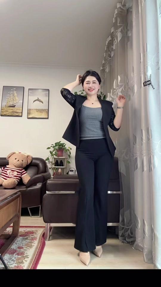 职场赛道文案素材 - 35+女人#优雅职场穿搭 #职业装穿搭分享 - 乐姐作品
