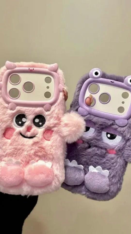 手机壳赛道文案素材 - #手机壳 
   
萌趣可爱毛绒动物镜框小怪兽适用iphone17promax苹果16p手机壳15p
 
 #手机壳推荐 #手机壳种草 #手机壳分享 #手机壳测评 - 郝邵文郝超市作品