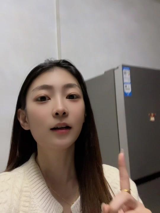 汽车贴膜文案素材 - 在93汽车贴膜现在30分钟的精致洗车，才只要四十多，而且还能免费添加玻璃水呢#93汽车贴膜 #洗车#洗车前vs洗车后 #洗车前后对比 #国庆 - 酸奶不酸作品