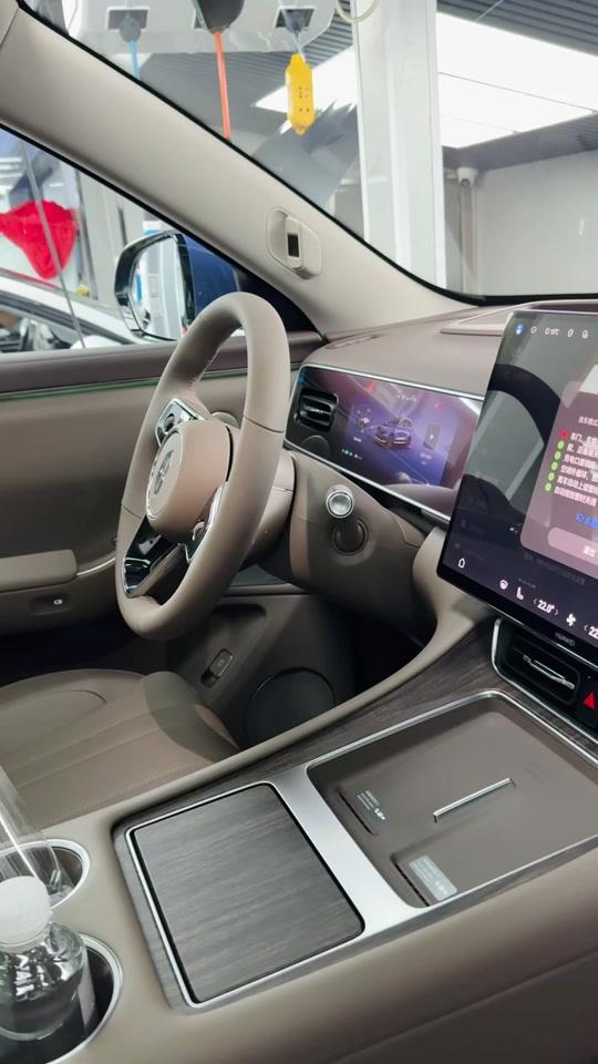 汽车贴膜文案素材 - 华为问界前后贴膜对比 买了华为问界，要不要贴太阳膜？今天给大家做个前后贴膜的对比#华为问界#华为问界贴膜#扬州美车林#扬州贴膜哪家好#问界太阳膜 - 扬州美车林陈哥贴膜作品