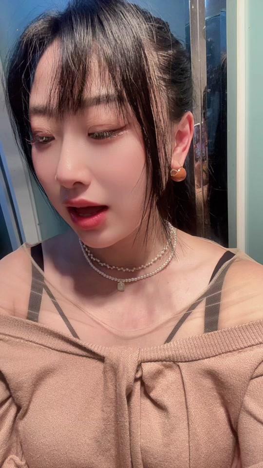 耳饰赛道文案素材 - 我卖早餐养你啊#珍珠项链日常搭配 #耳饰搭配 #老板娘日常 - 御品生煎红红作品