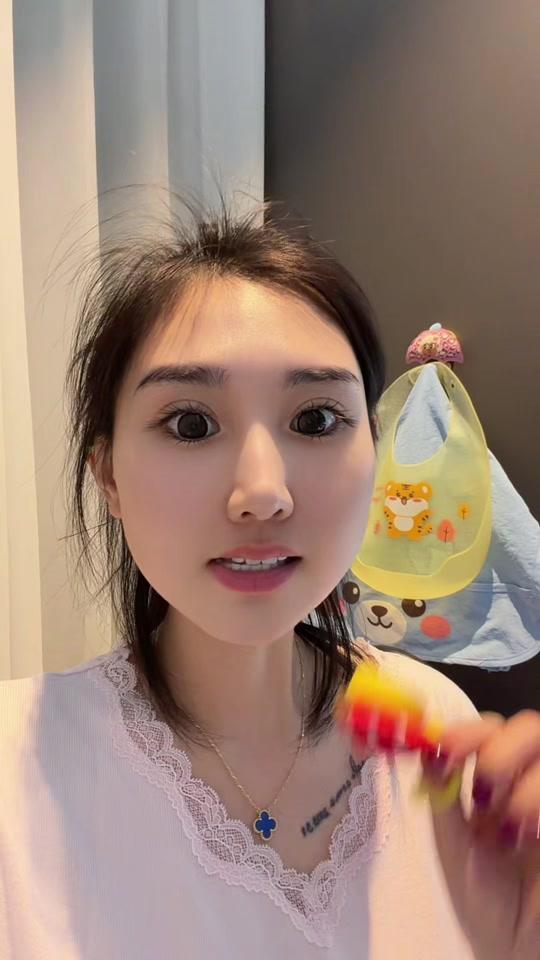 家居赛道文案素材 - 非常可爱,而且强力粘掉的,不用的时候用,尖东西撬开就可以#挂钩#无痕挂钩#小栽愣#好物分享#家居好物 - 高鑫(小栽愣好物推荐版作品