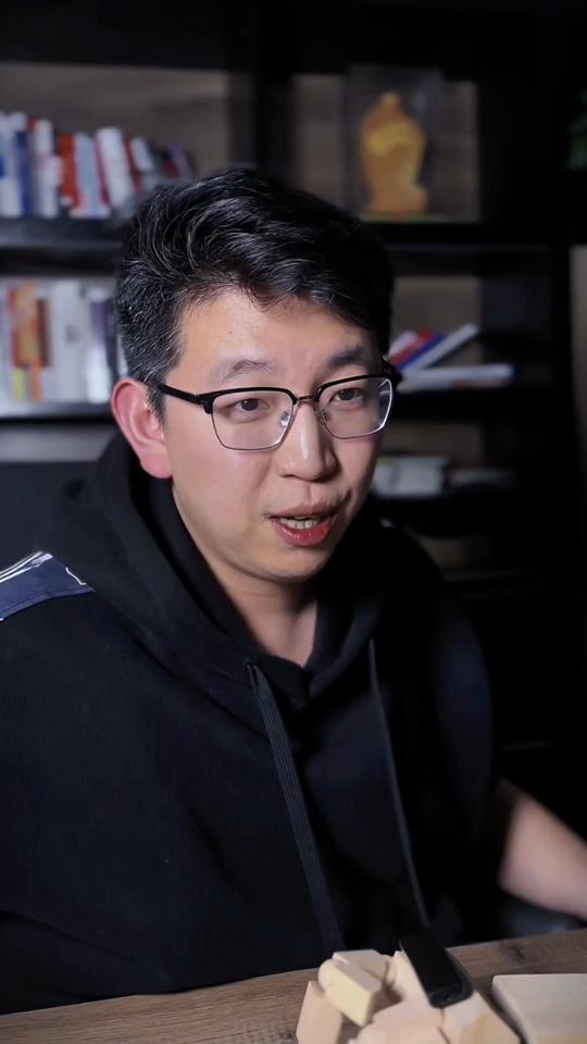 读书分享赛道文案素材 - 豆包冠名春晚，信号已经很明显了！！ 快速抹平信息差，别被时代的洪流落下 #2026春晚 #豆包 #AI实战 #学会用豆包 #好书分享 - 阿和成长小白板作品