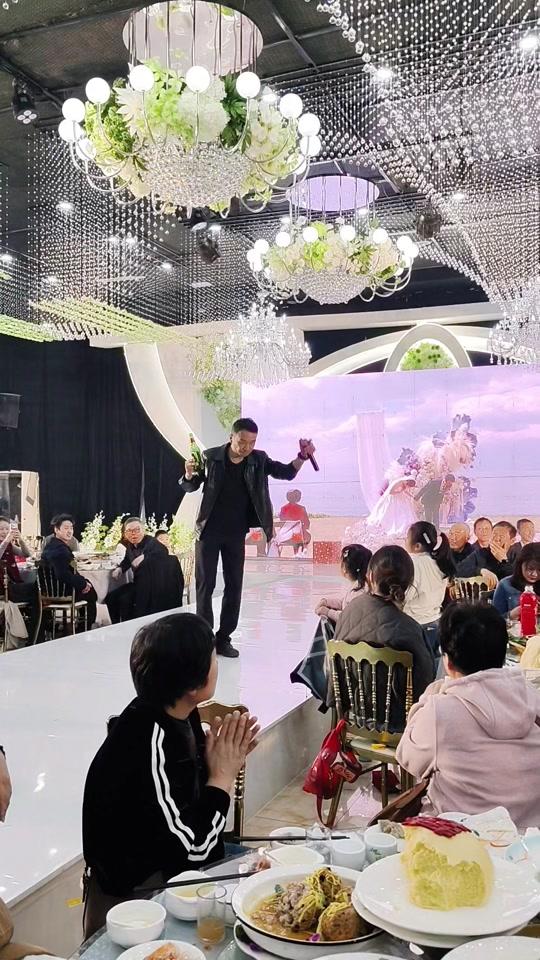 婚庆赛道文案素材 - #甄清池#婚礼策划一条龙#粉丝见面会#婚礼现场气氛 - 主持人 甄清池（婚礼策划传媒）作品