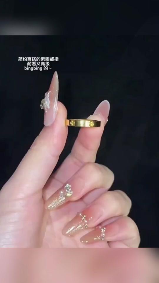 戒指赛道文案素材 - 戒指 钛钢戒指 不掉色轻奢高级感米字素圈戒指小众设计情侣对戒#情侣礼物 #戒指款式 #小众设计 #时尚戒指 #对戒推荐 - 飒爽猫步作品