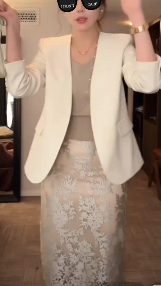 职场赛道文案素材 - #分享我的高级穿搭 #我的职场高级感穿搭 #高级女神穿搭 #大女主精致穿搭大赏 #又美又温柔的穿搭 - 小小倩作品