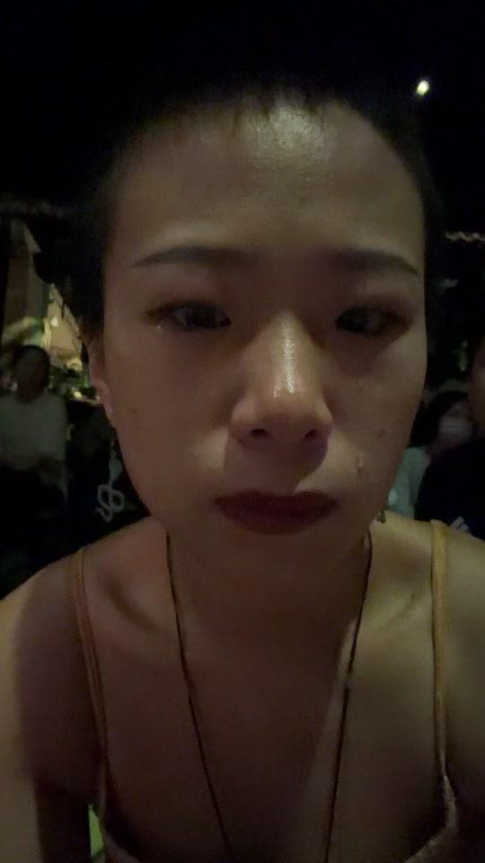 个人成长赛道文案素材 - 如果你在「记录自己」这件事上感到羞耻、别扭、不自在， 希望这条视频能给你力量💛✨🌅 
#乌尼  #生命力  #个人ip  #短视频创业   #个人成长 - 乌尼的心世界作品