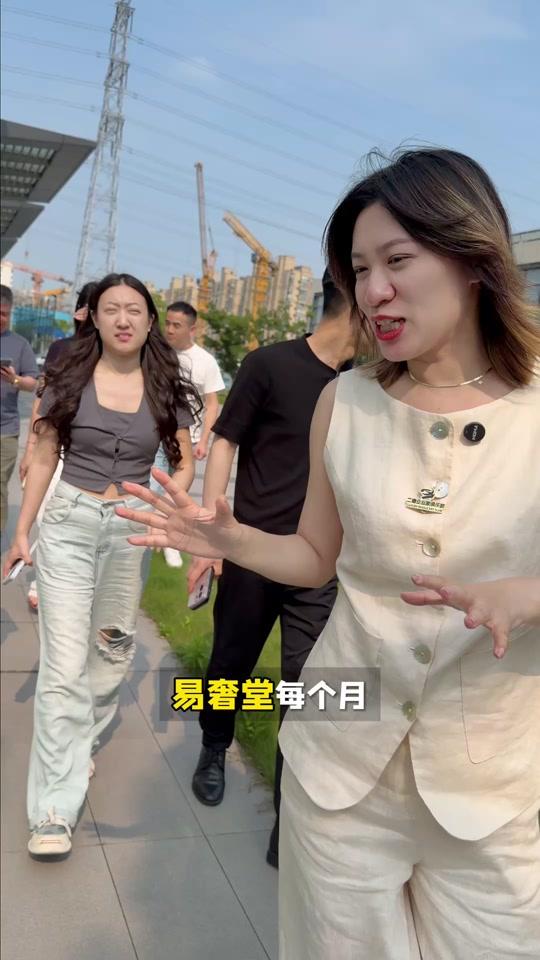 二手奢侈赛道文案素材 - 欢迎二奢俱乐部的老板来参观我们易奢堂～ #二手奢侈品 #二手行业#奢侈品  #创业 #易奢堂 - 周新勇（易奢堂）作品
