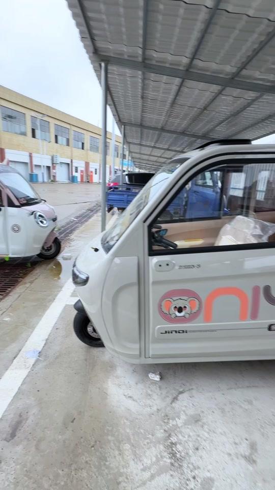 汽车贴膜文案素材 - 三轮四轮车主必看！贴膜前后对比，差距太大了！#电动车贴膜 #车窗隐私膜 #三轮车好物 #四轮电动车改装#自己动手贴膜 - 阿琳儿8作品