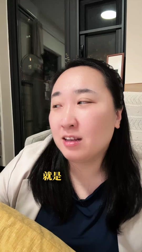 个人成长赛道文案素材 - 搞钱搞不出结果？越折腾越穷？ 你不是缺乏商业思维，是抓不住主干。#搞钱 #创业 #女性成长 #个人成长 #商业思维 - 咪惹作品