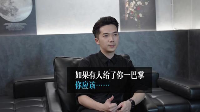 职场赛道文案素材 - 分享一下我的工作经历：如果有人给了你一巴掌，你应该...... 
#工程人  #真实经历  #职场逆袭  #华领建设 - 北流工头啊板作品