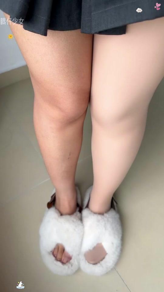 丝袜赛道文案素材 - 孕妇春夏打底裤光腿神器，薄款丝袜款都有，透气吸汗，颜色自然不假白，弹力大不掉档，孕妇穿很舒服，搭配裙子很好看#孕妇  #光腿神器  #孕妇打底裤  #孕妈日常 - 大眼仔少女作品