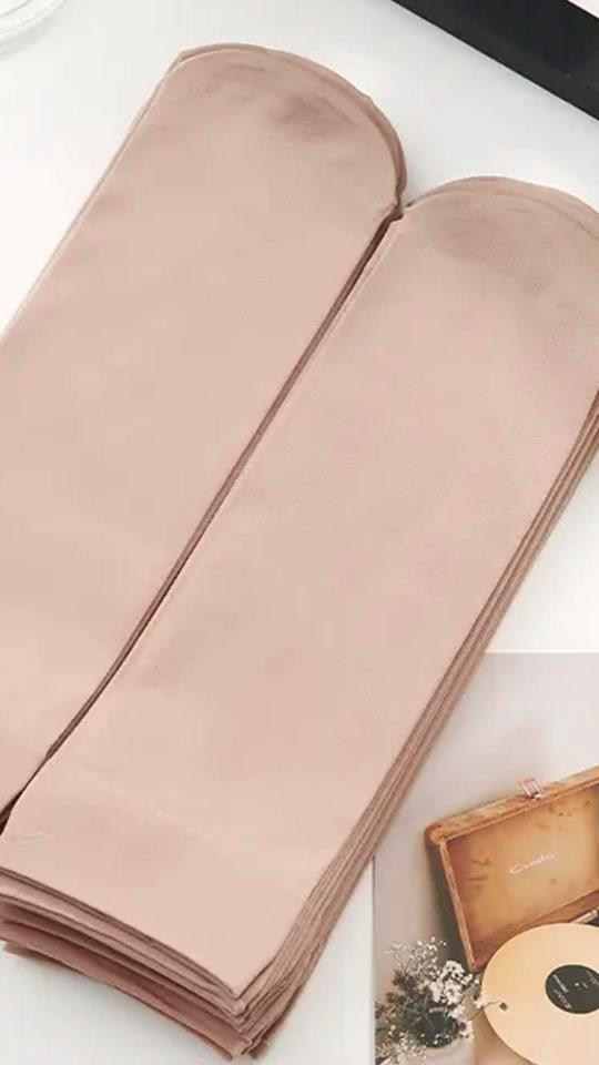 丝袜赛道文案素材 - 加厚款钢丝袜采用高弹纤维与钢丝加固工艺，男女通用设计适配不同身形，纯色简约风格百搭各类服饰，日常穿搭、通勤办公皆适宜。升级加厚材质耐磨抗造，有效抵御摩擦与勾丝，告别一勾就破的烦恼，反复穿着依旧不易起球、不变形。高弹面料贴合腿部不紧绷，透气不闷汗，长时间穿着舒适无束缚，加长设计覆盖范围更广，满足不同穿搭需求。防勾丝性能出众，日常活动、出行无忧，纤维材质柔软亲肤，不磨脚、不勒腿，兼顾实用性与舒适感。多色可选适配不同场景，无论是搭配裤子、裙子还是皮鞋，都能隐形贴合，是提升穿搭质感的必备单品#丝袜 #加厚丝袜 #袜子 #好物推荐🔥 #精选好物 - 安溪县城厢镇支天峰道路货物运输部（个体工商户）作品