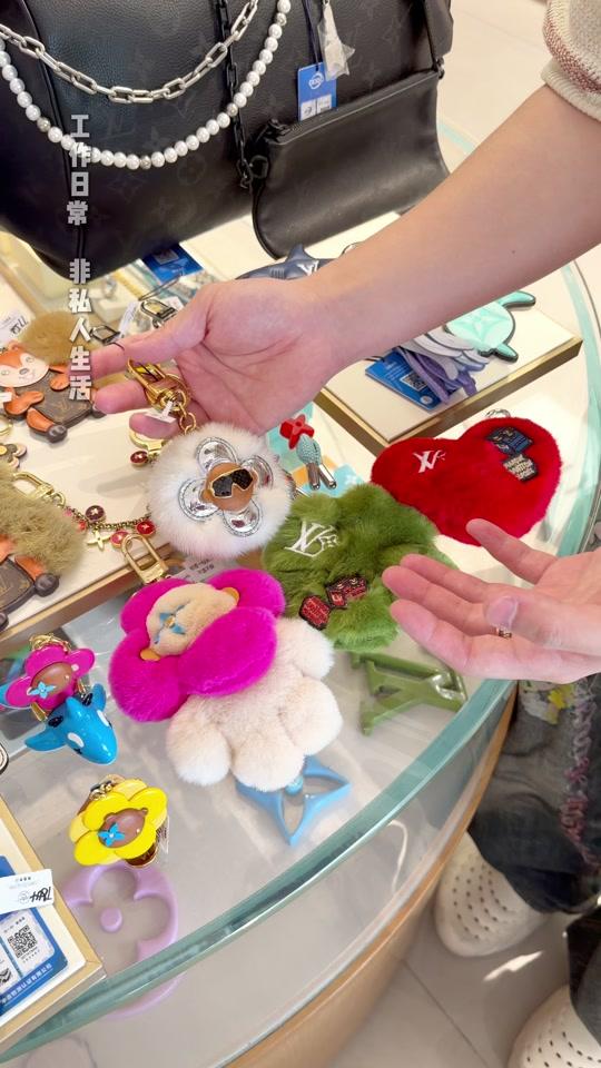 二手奢侈赛道文案素材 - 腔调挂件第二弹 #嘉兴 #嘉壹奢品 #二手奢侈品 #男包 - 嘉壹小超作品