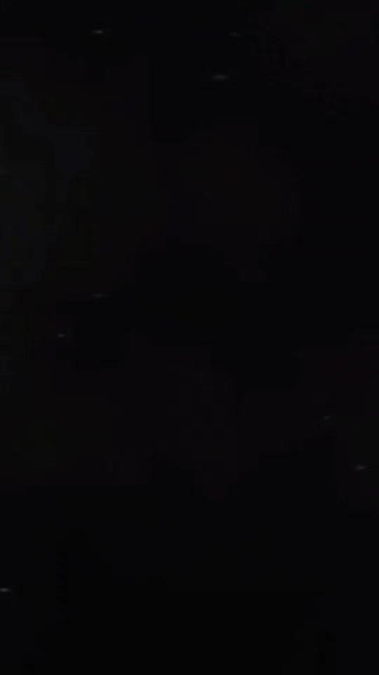 情感咨询赛道文案素材 - “你到底爱不爱”，这是一个愚蠢的人的问题。所谓的爱不用问，一个有感知的灵魂会告诉你，一双眼睛告诉你他爱不爱你，一切尽在不言中。#最后的倔强 - 摩羯座♑️咖啡先生作品