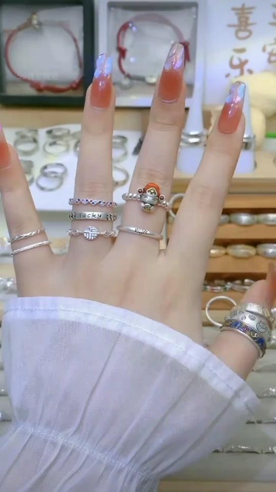 戒指赛道文案素材 - 足银戒指 999纯银素圈戒指光面戒情侣指环小众设计磨砂戒闭口百搭#戒指推荐 #素圈戒指 #百搭 #银饰 #强烈推荐 - Su选宝藏屋作品