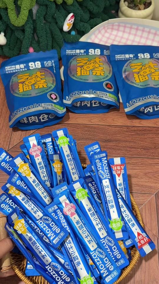 宠物用品赛道文案素材 - 品质超好的主食猫条！#养宠好物分享 #猎奇主食猫条 #主食猫条 #铲屎官必看 #养猫好物分享 - 郜郜作品