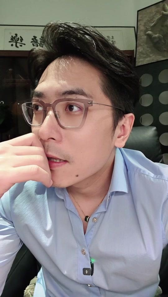 个人成长赛道文案素材 - 无意中得罪人，因为这个世界上最招人恨的就两样：第一你有钱，第二你过得幸福。#个人成长 #女性成长智慧 #女性情感 #人性思维 - 鱼书雁信作品