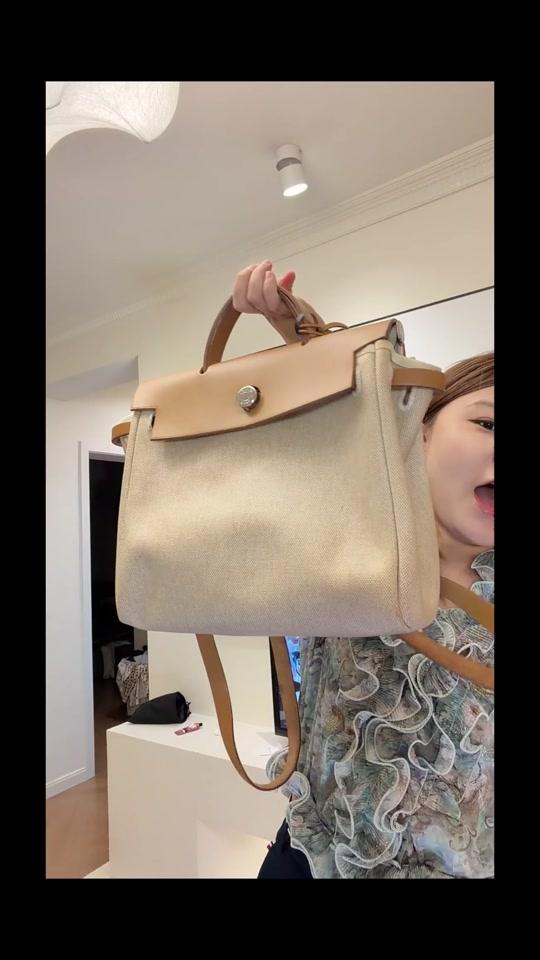 二手奢侈赛道文案素材 - 奢侈品包包  老装家教你怎么便宜买 #大牌包包 #二手奢侈品#奢侈品#中古包 - 野人婷姐作品