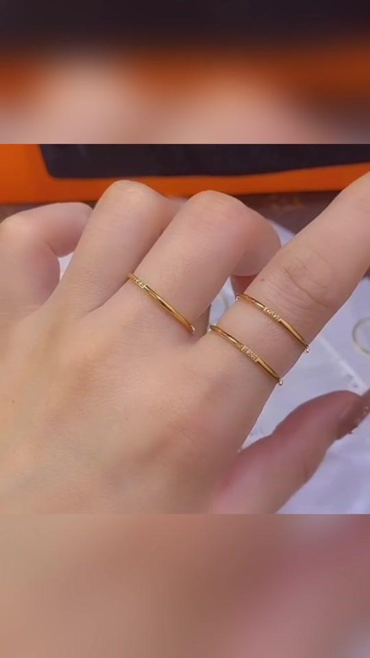 戒指赛道文案素材 - 素圈戒指 LINGSIV 钛钢戒指 极细小素圈戒指女不掉色细戒指环食指百搭个性#饰品推荐 #精致戒指 #时尚配饰 #戒指选购 #个性戒指 - 飒爽猫步作品
