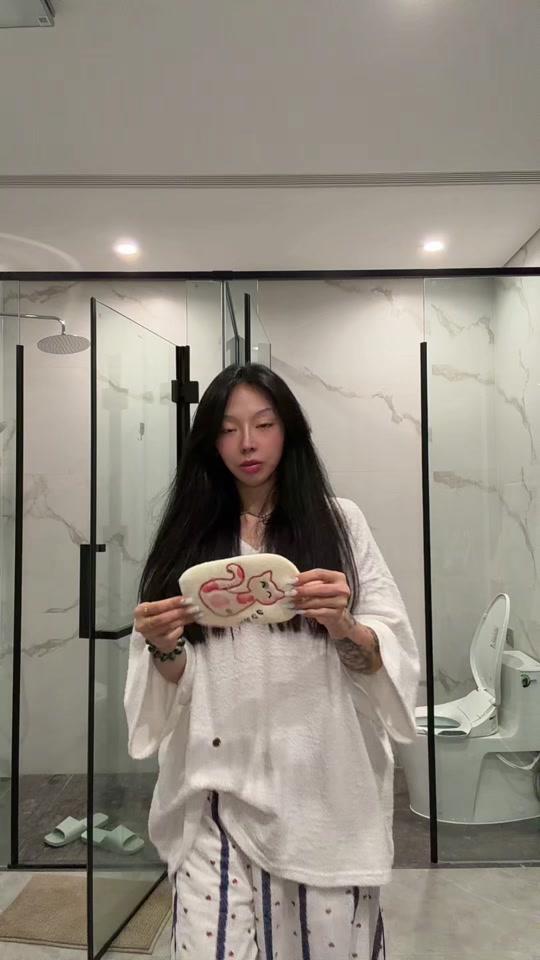 家居赛道文案素材 - 不疼，不缩水，很下皴，怕疼星人会爱上搓澡♥️#分享爱用物 #家居好物 #卫生间好物 #种草好物 #搓澡 - 蛇姨没疯🐍作品