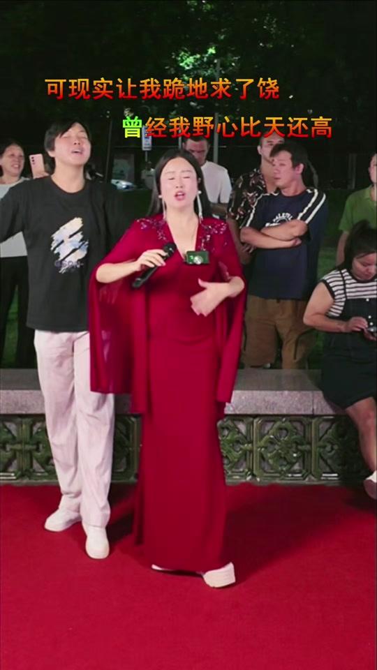 婚庆赛道文案素材 - 都说喜欢听伤感歌曲的人,很善良也特别的重感情,你认同吗? #听的是歌词入的是人心 #愿你只懂曲中意不做曲中人 #婚礼主持策划 #未经他人苦莫劝他人善 - 贵州山妹子(团队招单亲宝妈)作品